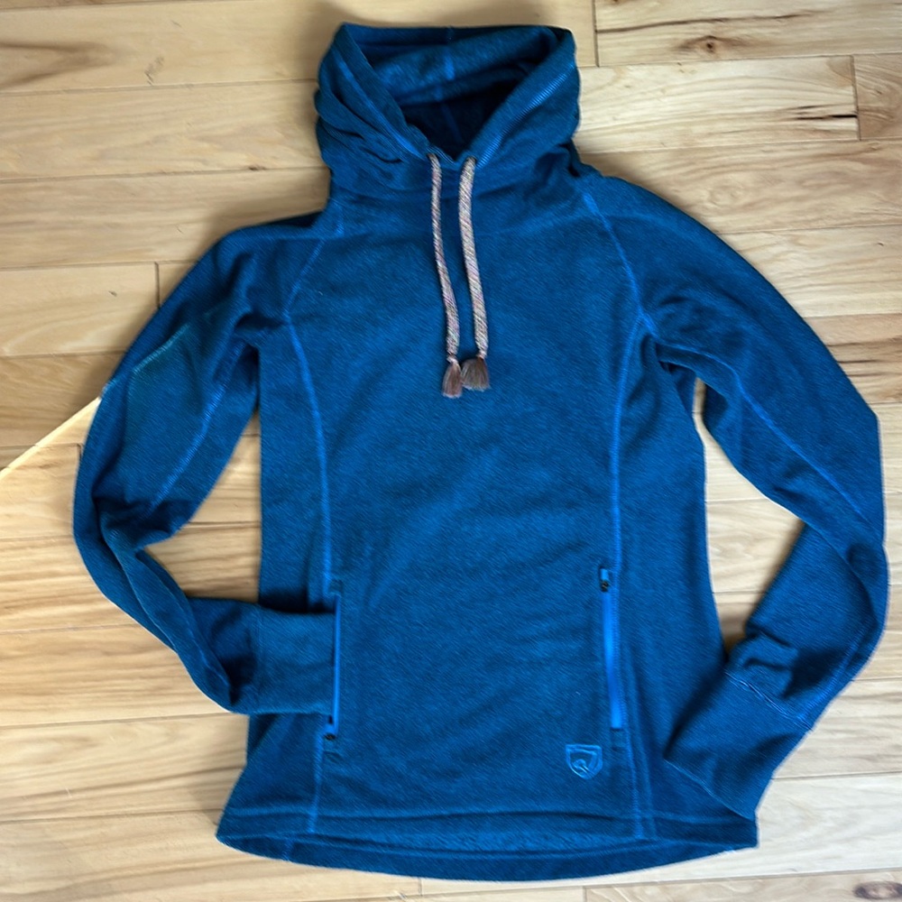 Beautiful cowl fleece by Noble Equestrian size XS